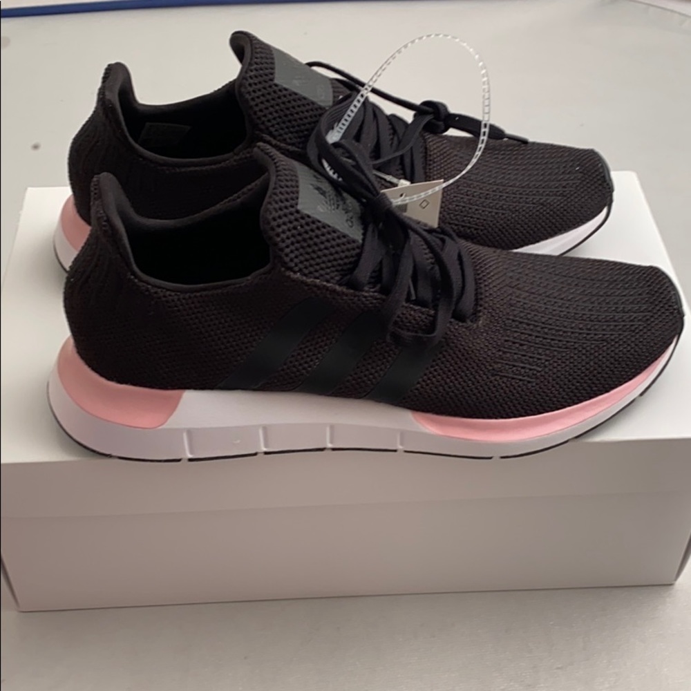 Adidas Swiftrun black and light pink mesh running sneakers 11 - Picture 2 of 8